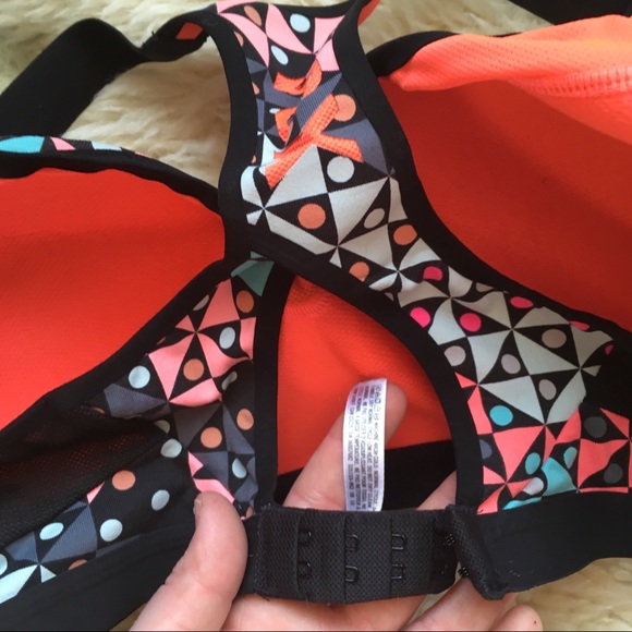 *SOLD*Victoria Secret Sport’s Bra - Picture 4 of 6